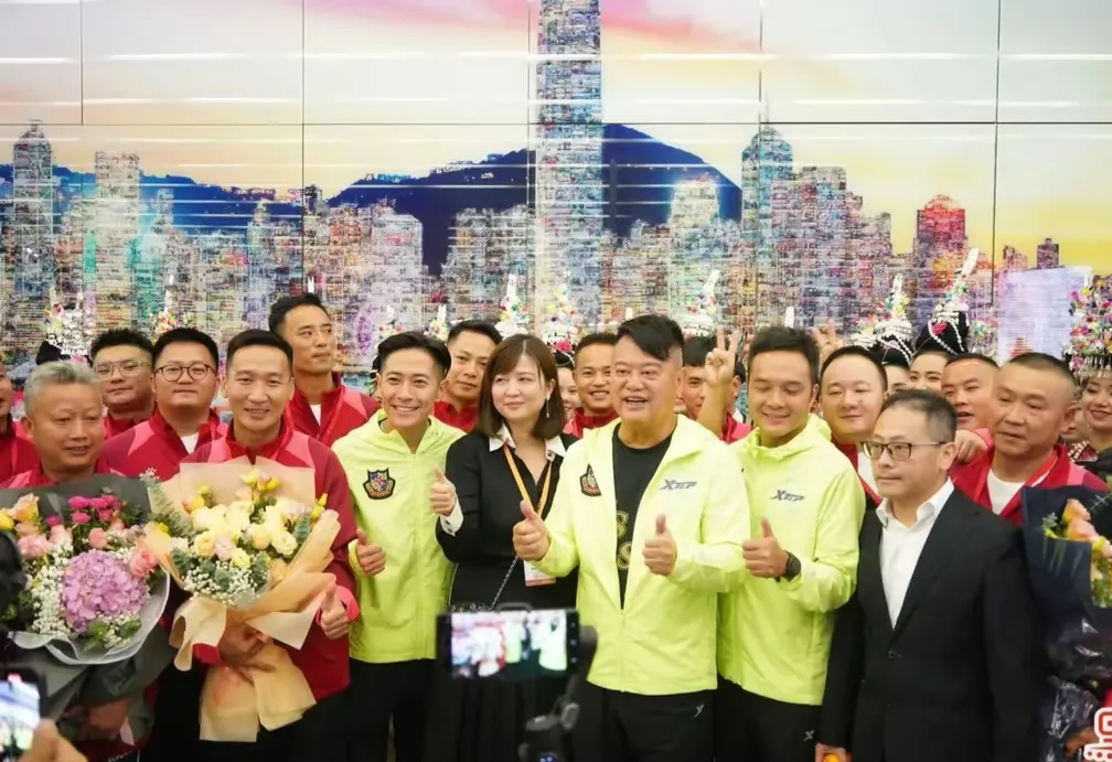 意外！贵州榕江村超代表团居然来香港了，要知道，这个代表团到香港的来回交通费都不是