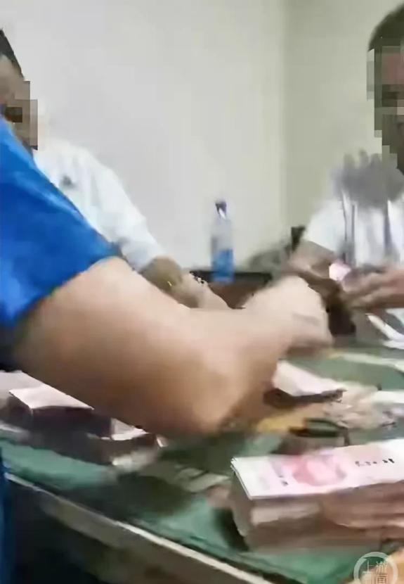 网络热议的“永州干部赌博”事件已有新进展。湖南永州市官方证实，网传视频中涉赌的五