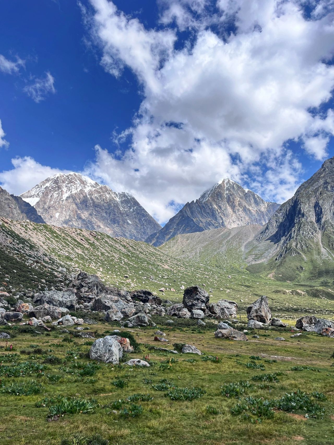 贡嘎大环线穿越进行中