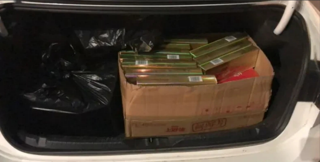 云南曲靖，一小伙花了4万多元买了55条香烟，结果回程路上被查，烟草部门认为小伙涉