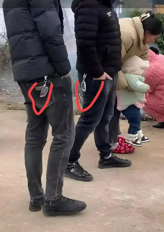 为什么喜欢把钥匙挂在外面！
