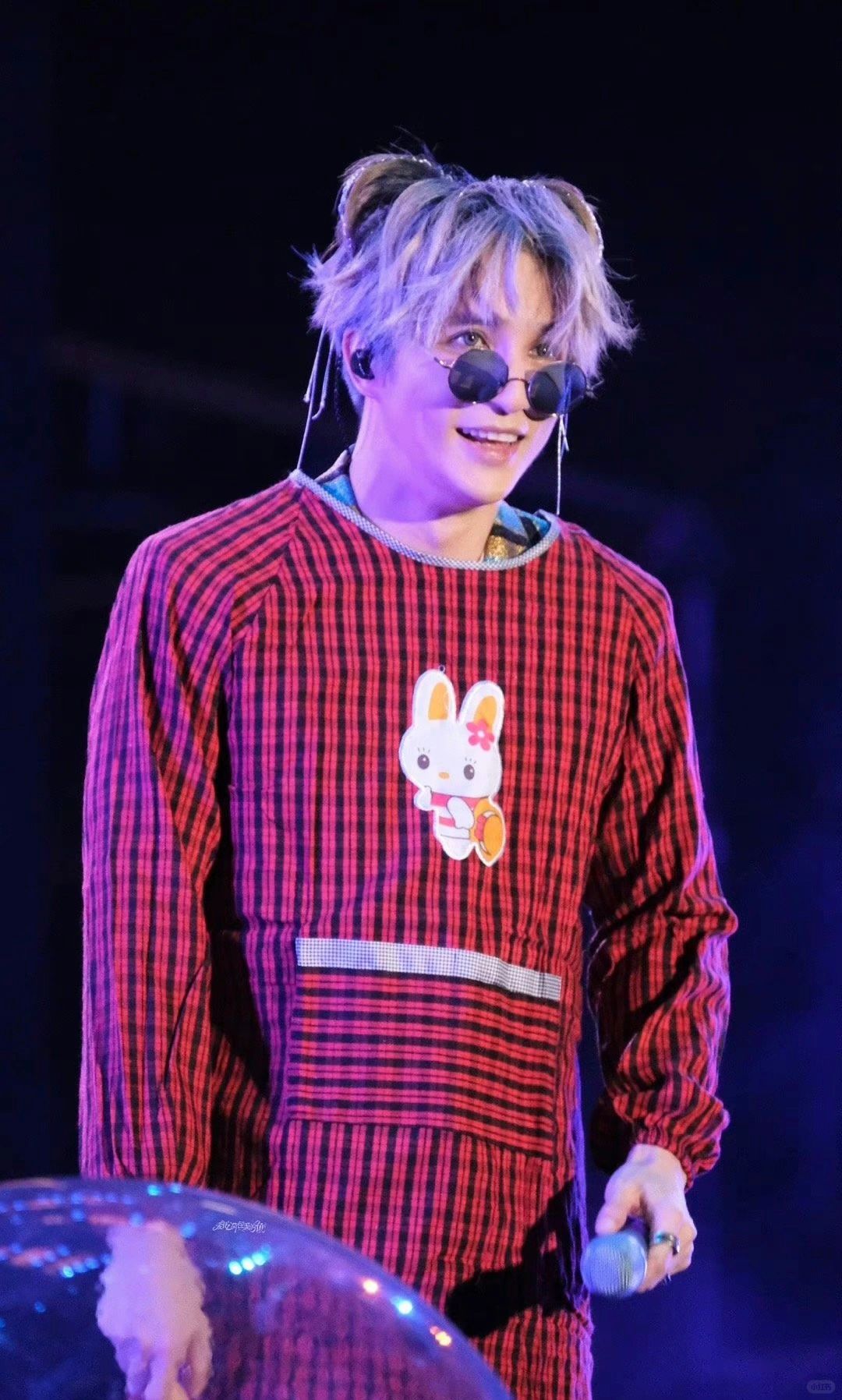 围裙是四川男人标配。
四川男人的省服哈哈哈哈哈哈