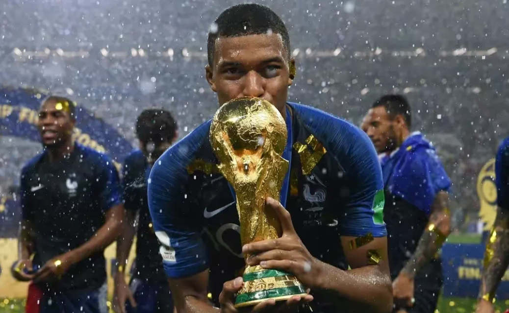 不出意外！新一代球王5选1

1、姆巴佩
25岁、1米78、75公斤、效力于大巴