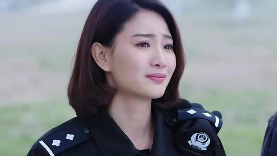 侯梦莎：因军旅剧走红，搭档吴京爆火，嫁演员丈夫毛毅幸福美满