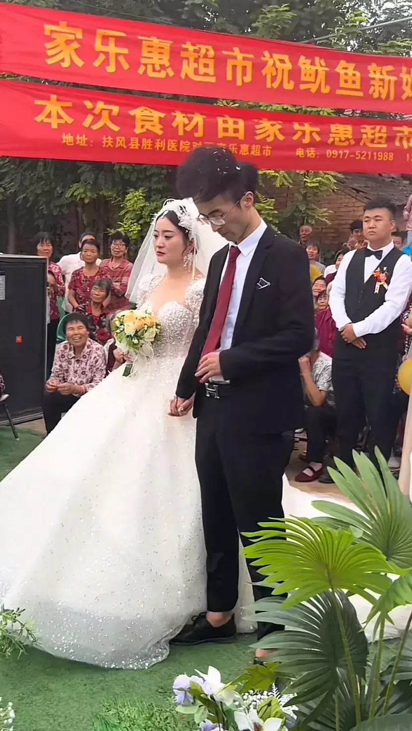 他到底在干什么啊，他知不知道这是他婚礼啊？