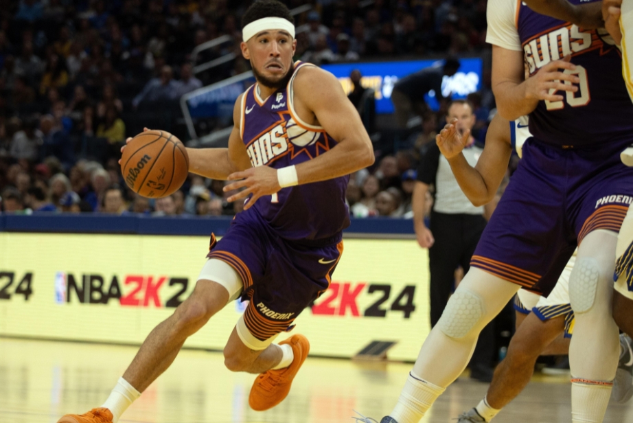 太阳108-104客场力克勇士，总结下几个焦点！

1.布克确实恐怖。有机会就能