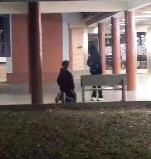 这个男人，为了什么忍辱负重捏