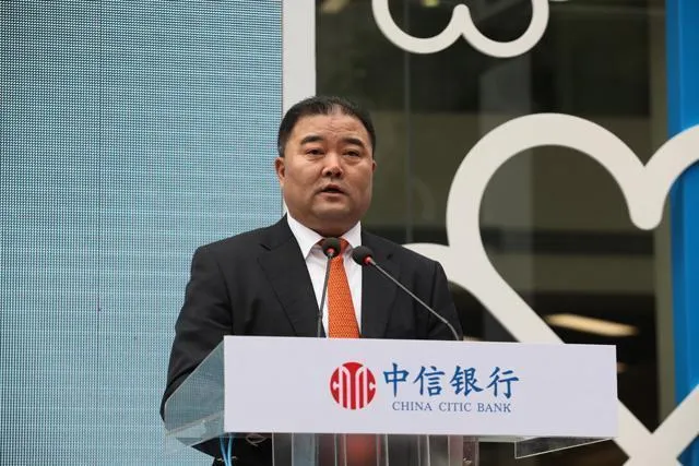 9.8亿的贪官灭了205国道的热度
多亏9.8亿大贪官，中信银行孙德顺的鼎力相救