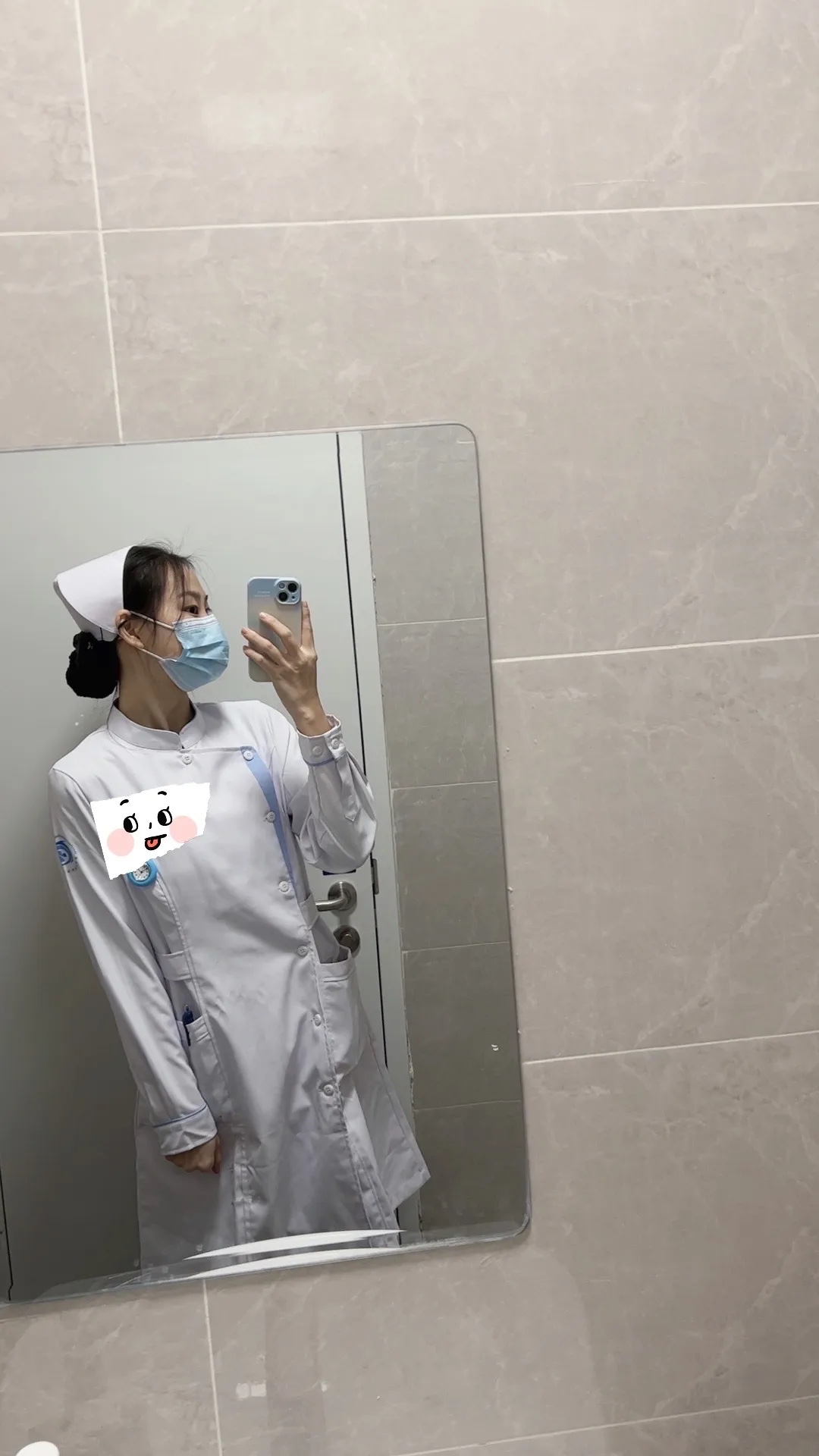 你陪我上夜班，我请你吃盒饭
