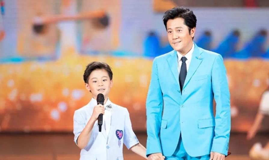 著名歌手蔡国庆55岁生日，他正在忙于《披荆斩棘第三季》表演排练，没有特意邀请朋友