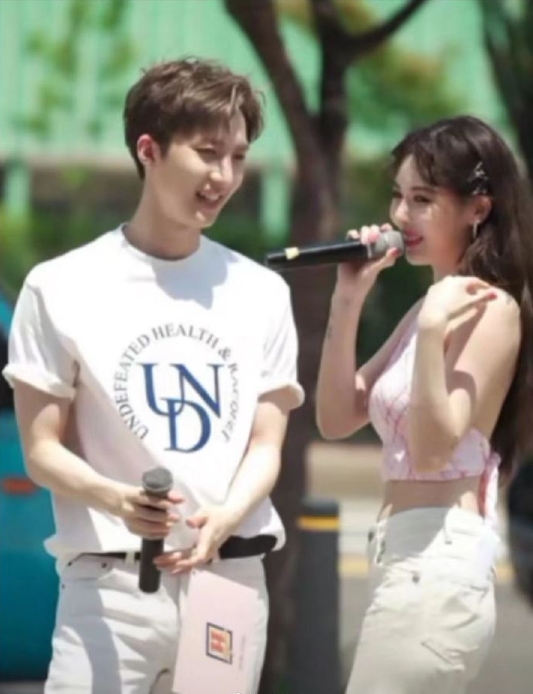 网友：这是人穿的东西？？？ ​​​