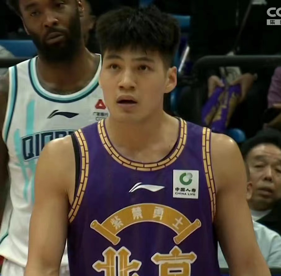 CBA10月23日比赛浅谈：
1、山东33分大败，有可能是新赛季最大分差，作为传