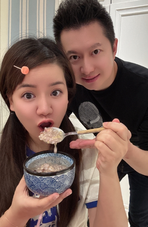 过了腊八就是年，腊八快乐哟～～[送花花][鲜花] ​​​