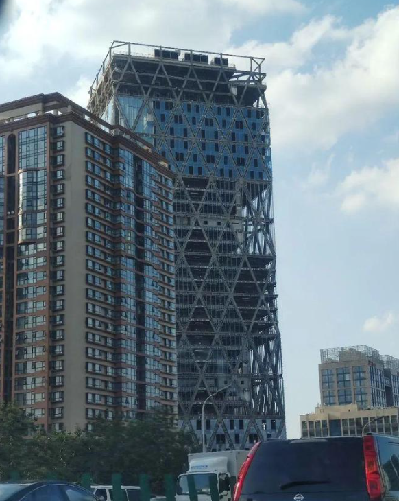 恒大救不救得回来？这三个问题你要知道

恒大集团欠银行2万亿，这是事实。累计纳税