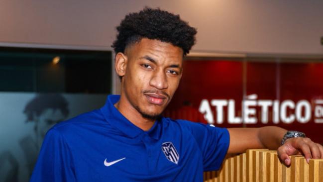 西甲劲旅马竞官宣，签下摩洛哥新星，身材高大全能后卫