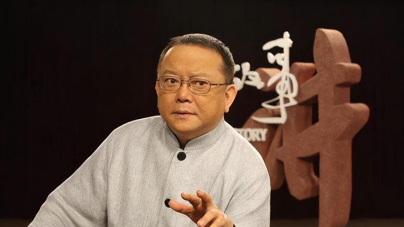 王刚: 和前妻相伴5年离婚, 58岁再娶小20岁女网友, 60岁得子乐开怀