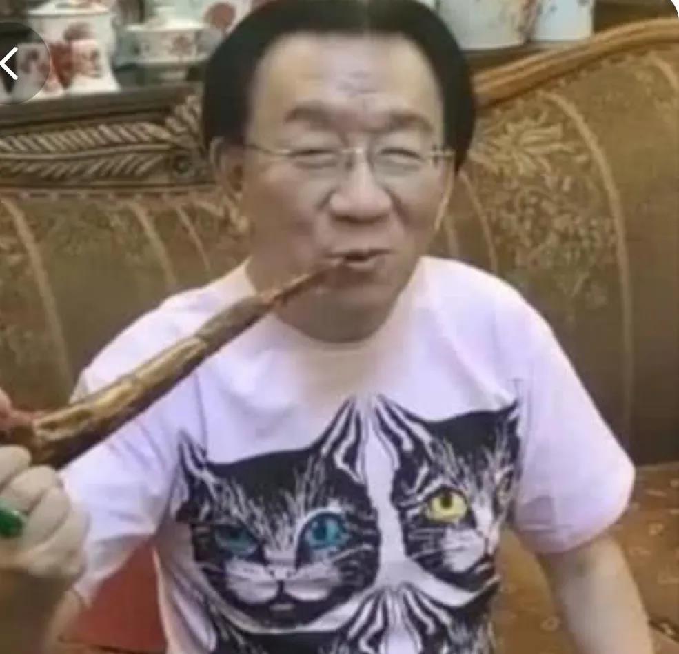 给电诈集团头子录庆生视频的侯耀华出来走几步！


曾志伟出来道歉了！
杜旭东出来