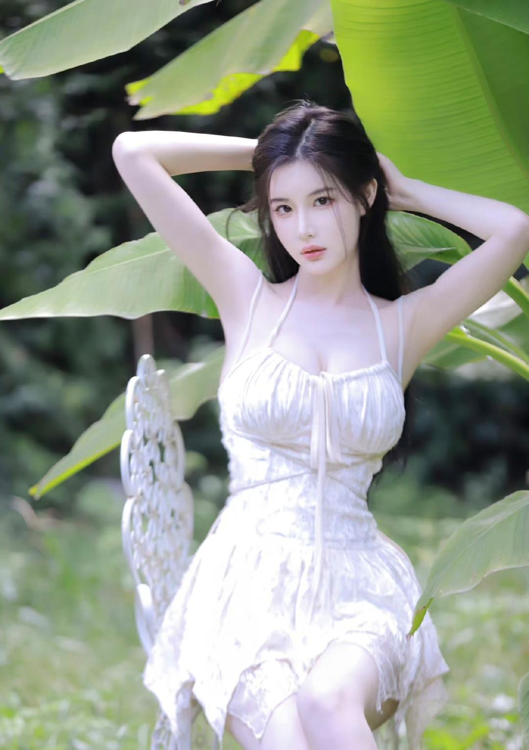 闺蜜整天不工作，家庭情况不怎么好，怎么能全国各地旅游啊