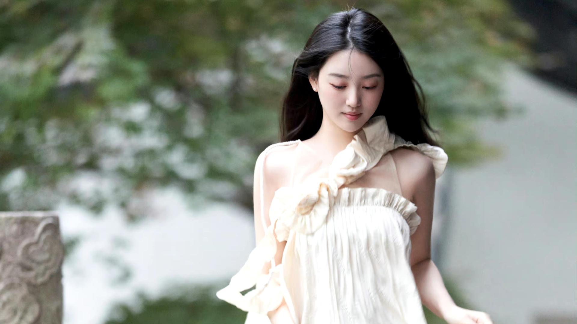 仙气飘飘气质长发女神甜美佳人浪漫写真