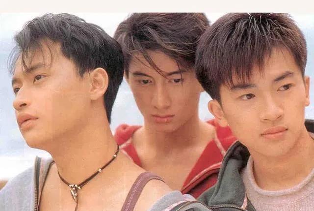 小虎队重聚，陈志朋不耐烦～～～
网友：陈志鹏其实一直都讨厌苏有朋，早年的娱乐节目