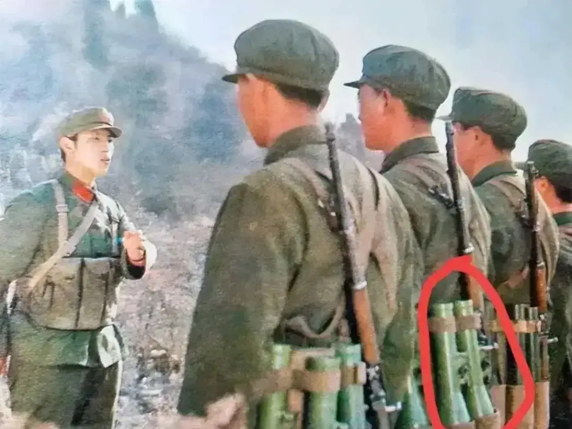 这几位战士背后这是什么武器？ ​