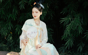 我笃定了来世他还会爱我，再见时，他的确说爱我，眼里却是别的女人