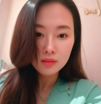 离婚后，我做了保姆，雇主给我每月5000。周末他妻子出差后，他对我提出了要求，我