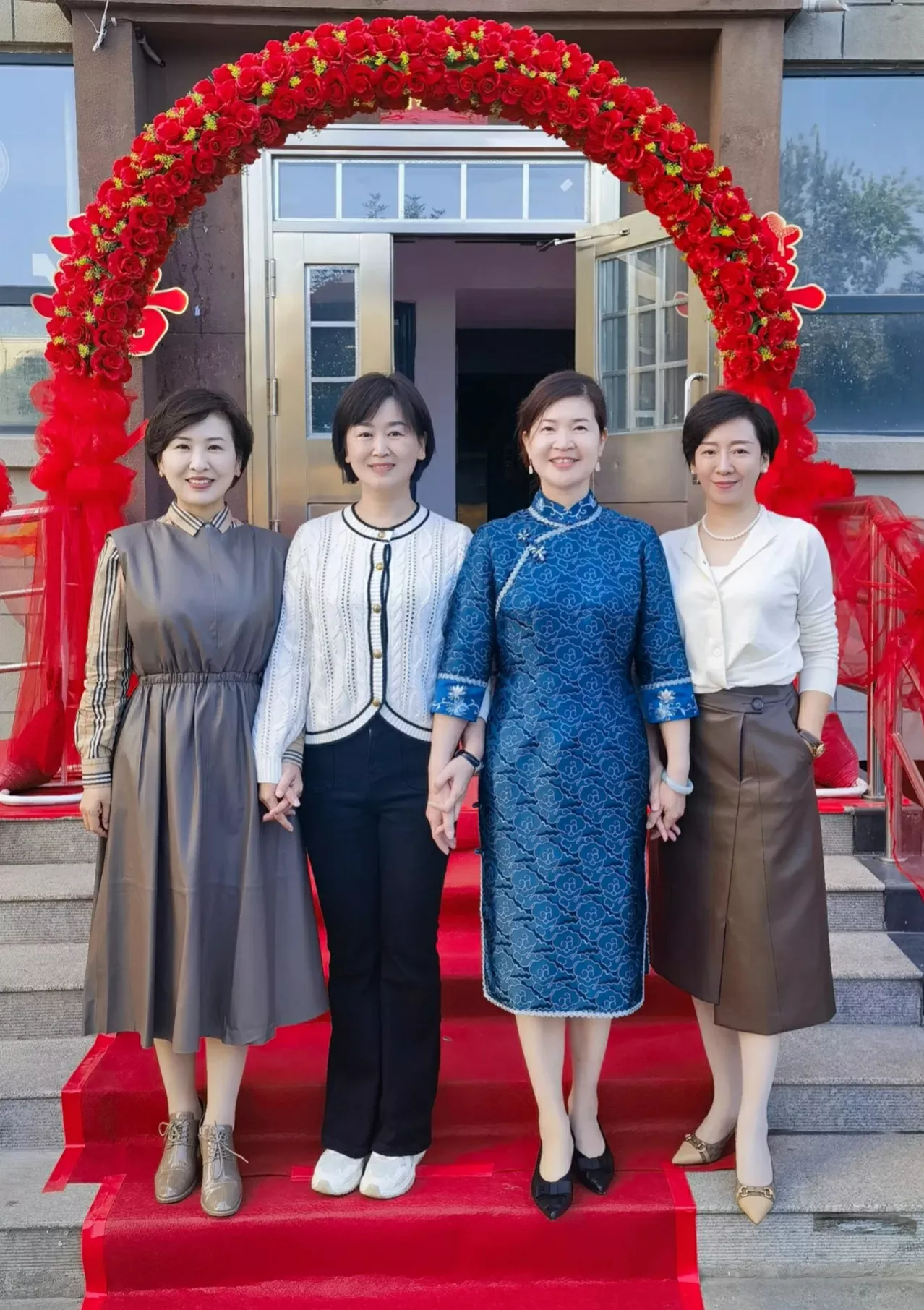 四大美女同框，
这颜值也太高了吧，
气质这一块，
拿捏的死死的，
往那一站，
就
