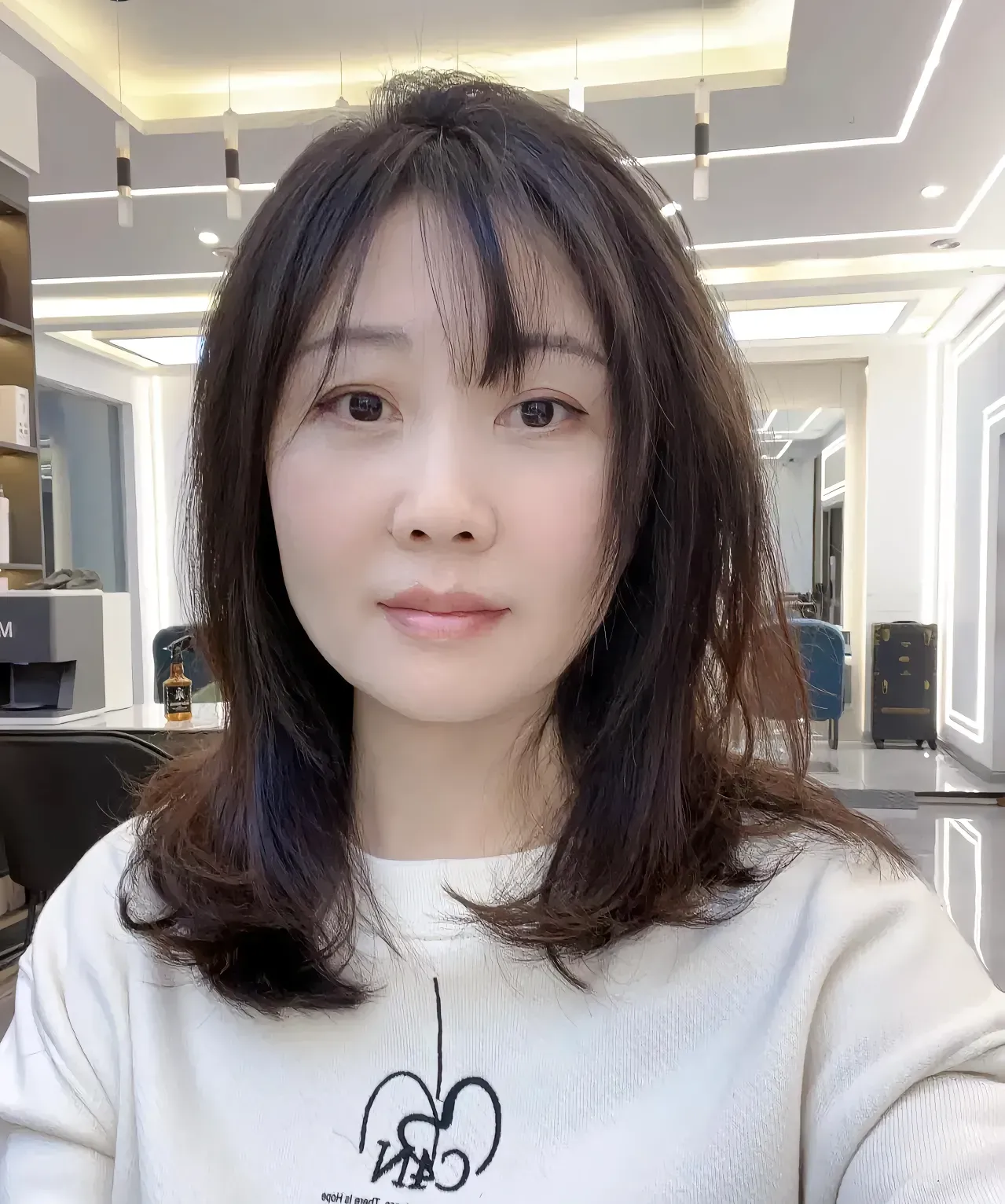 我是一位44岁的美丽女性，今天在相亲时提出了需要550000元的彩礼。我认为我的