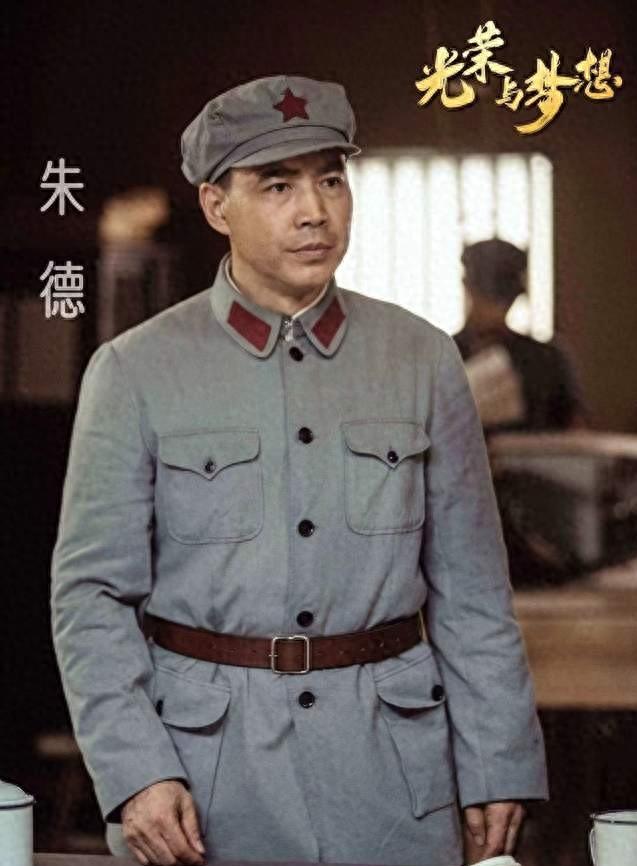 醒醒吧!没巨人气质就别硬演周总理了，你是当观众瞎吗