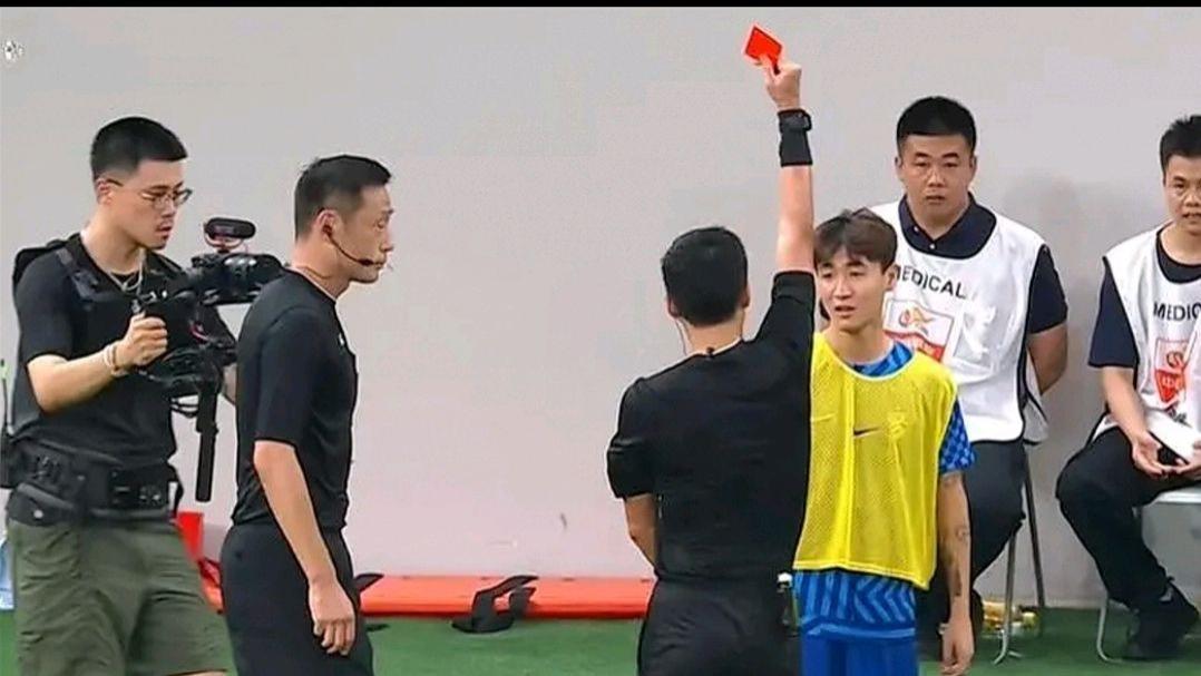 足协正式官宣！韦世豪因辱骂裁判遭重罚，蚌埠C罗后悔吗