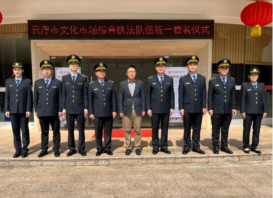 城管、农管之后，又出现了文管，公务员“精兵简政”不该只是口号。

在一些地区一些