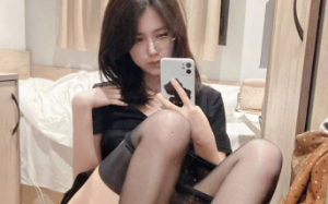 闺蜜是个恋爱脑，非要嫁给凤凰男，被骗光一切之后，她居然还帮渣男说好话