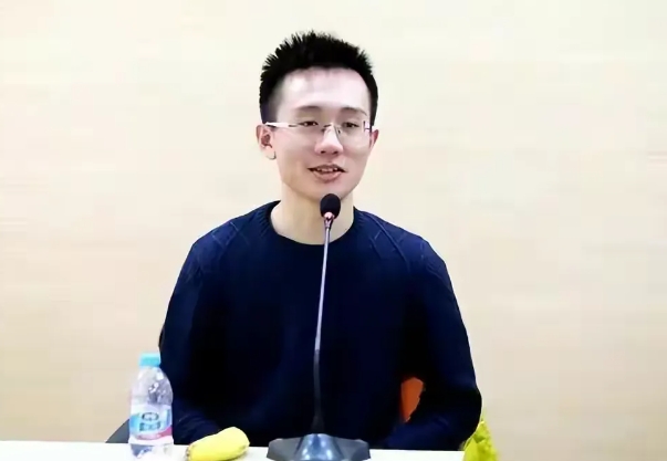 中国超级天才、石墨烯领域顶级专家曹原即将出任美国加州大学教授。尽管他曾表示学成后