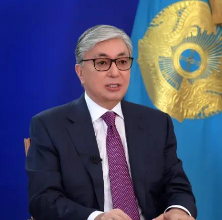 太意外了，哈萨克斯坦政局突变，总统竟然字批准了全体政府的请辞。一时间，全世界都在