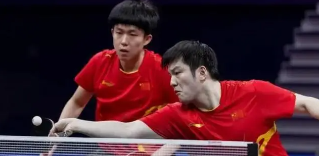 国乒新年首个冠军诞生！乒乓球总决赛-男双决赛席位揭晓
第1，林诗栋/林高远
第2