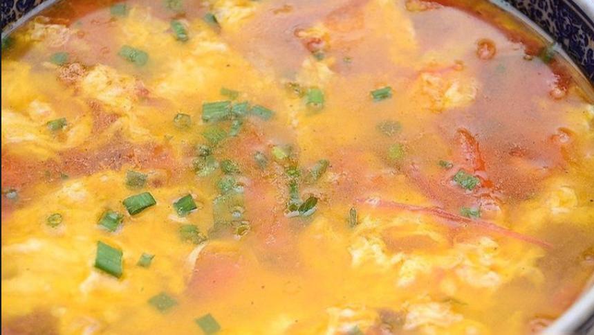 蒜苗西红柿鸡蛋汤-色彩分明入诗画，美味柔软暖胃肠