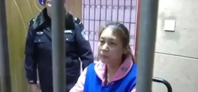 
吴丹红律师在劳荣枝被执行死刑后，于当晚22:44，在江西昌北国际机场首次发声：
