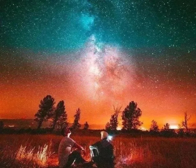 ​人到中年，学会翻篇 

看过一个故事。

一个孩子对着一碗中药，眉头紧皱地跟妈