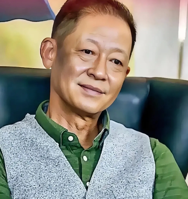 王志文说：“和周围人搞好关系的秘诀就是：不分享喜悦，炫耀成功，不说三道四，不假装