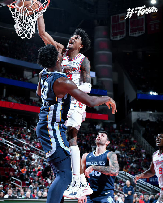 【猛然觉醒】

沉睡已久的杰伦-格林在突然觉醒了，先是隔扣，接着一波连续得分，直