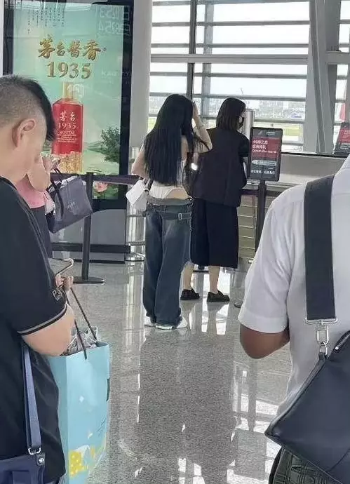 这是性感还是清新？欣赏不来……