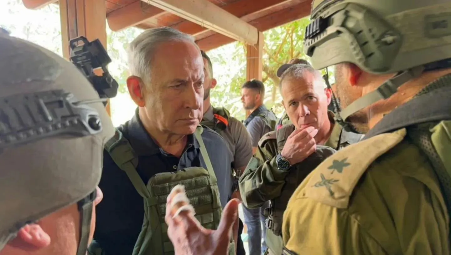 一开始西方媒体一致挺以色列的，结果以色列炸死了两名BBC记者后，BBC就转向了。