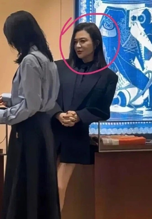 天呐[憧憬]曾经的女神竟然变成这样了[允悲] ​​​