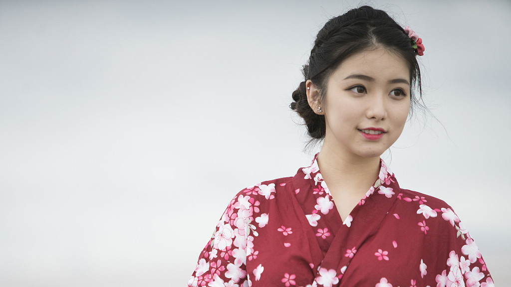 被反锁教室的日本女留学生