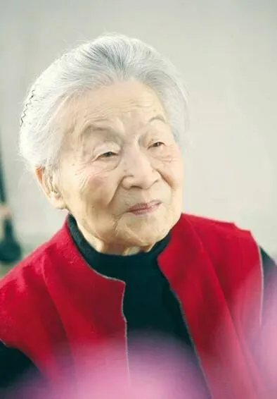 杨绛先生：“如果有一天，你的老公背叛了你，记得不要伤心，更不要生气，更不要作贱自