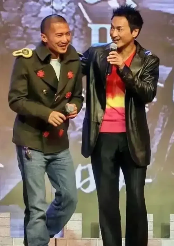 谢霆锋怎么混成这样，人靠衣服马靠鞍？