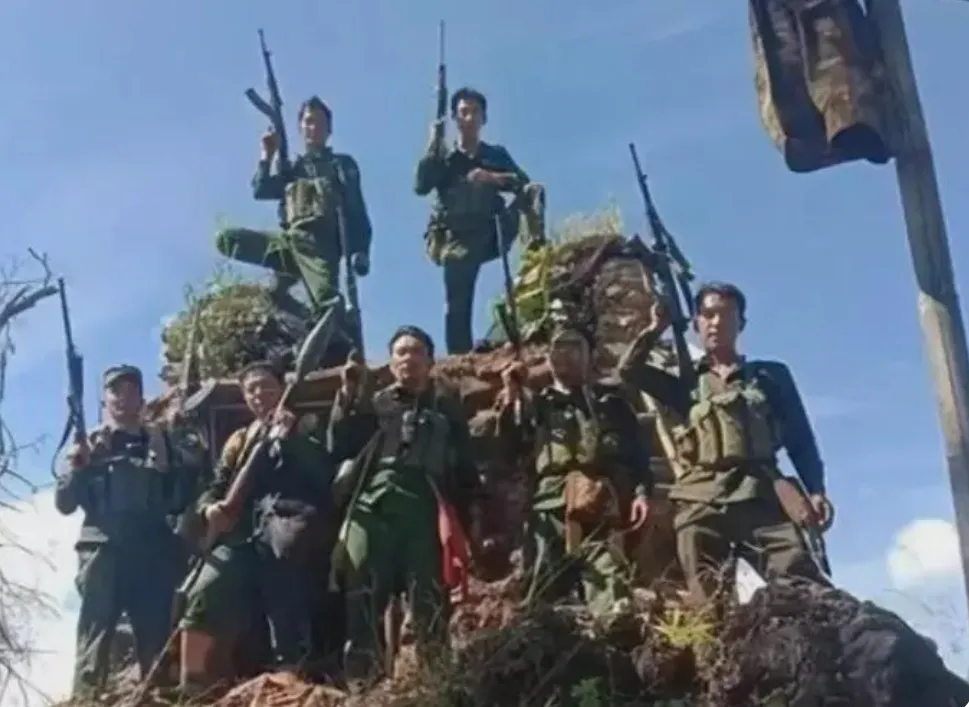 不管你信不信，老街断电了，就是天意！美国《环球日报》一直在暗示，是某国支持了同盟