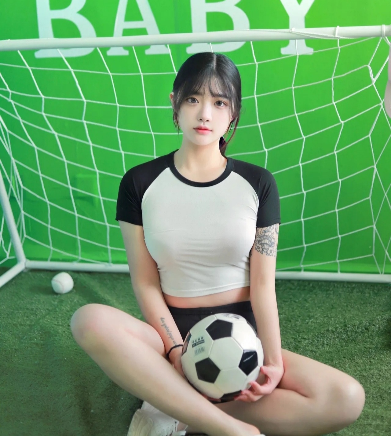 青春甜妹，足球宝贝。
