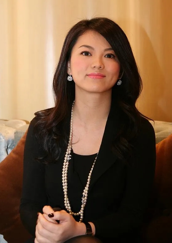 李湘晒出她吃的三个包子，网友很好奇，三个包子才值多少钱？有什么好晒的？
其实大家